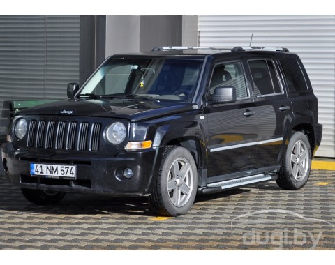 Пороги алюминиевые "Artemis" для Patriot (2008-...).